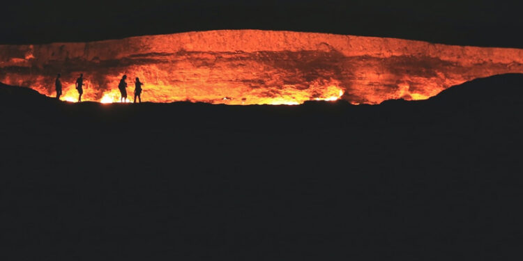 „Brána do pekla“ horí už 50 rokov!