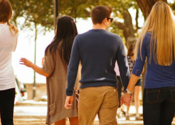 Ak má muž veľa kamarátok, tak v očiach iných žien …