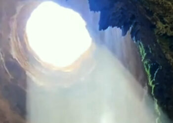 Vedci konečne zostúpili do „pekelnej studne“