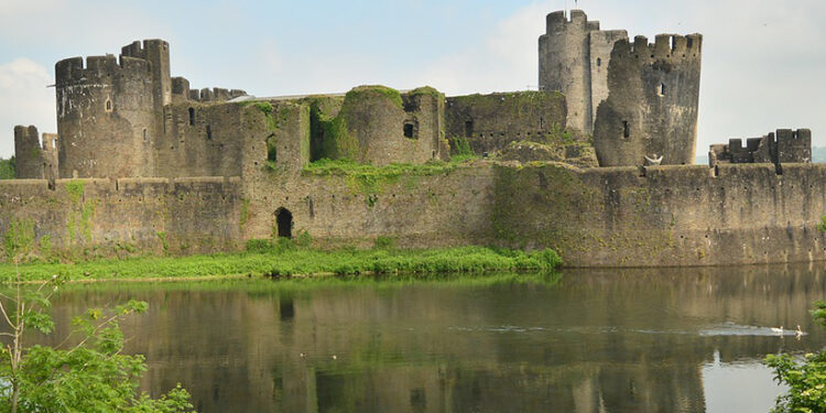 Hrady a zámky Európy:  Caerphilly