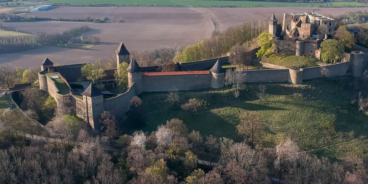 Hrady a zámky Európy: Helfštýn