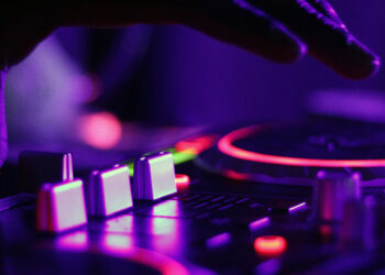 Kvalitná hudba pred víkendom: Kto má čo nové?