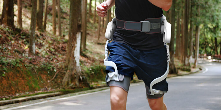 Športový exoskelet bude dostupný aj pre bežných ľudí