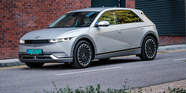 IONIQ 5 zaujme dizajnom, ohúri priestorom a technológiami