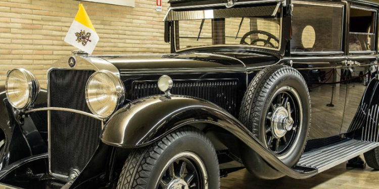 Pápežské autá: V čom sa vozili hlavy katolíckej cirkvi?