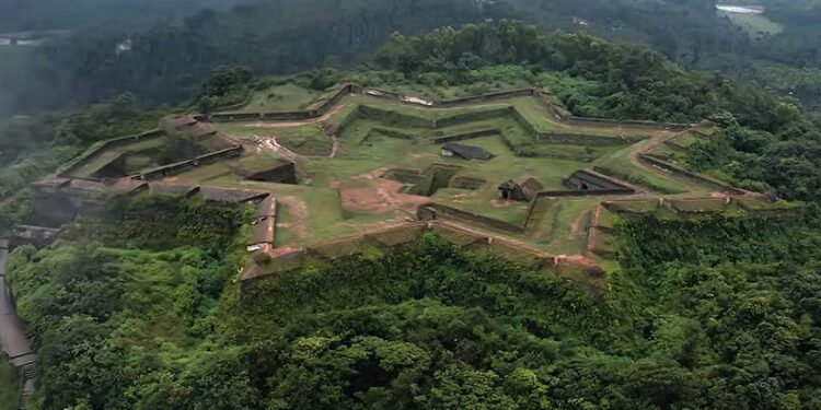 Opustená hviezdicová pevnosť:  Zvláštna Manjarabad