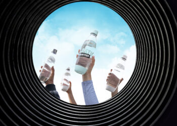 Slovensko uvažuje: Zálohovanie PET fliaš sa týka aj firiem. Ako na to?