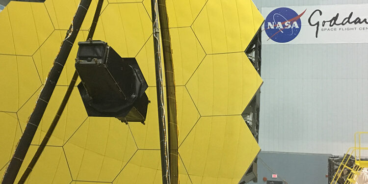 Po rokoch čakania do vesmíru vyšlú Hubbleovho nástupcu