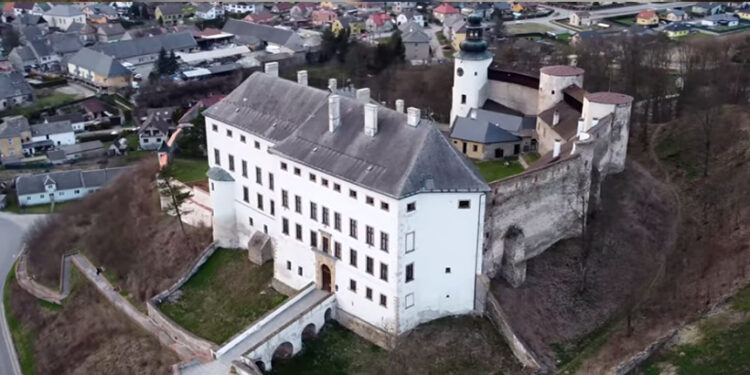 Hrady a zámky Európy: Úsov