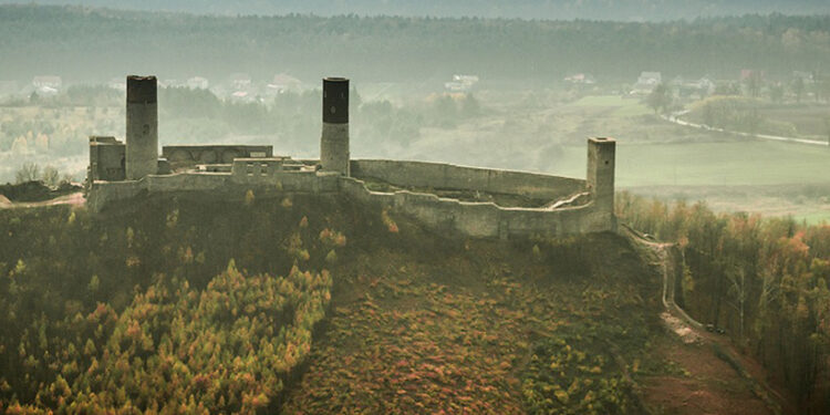 Hrady a zámky Európy: Chęciny