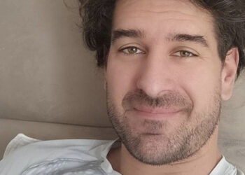 Toto že je ten elegán Valábik? Čo to má s vlasmi?