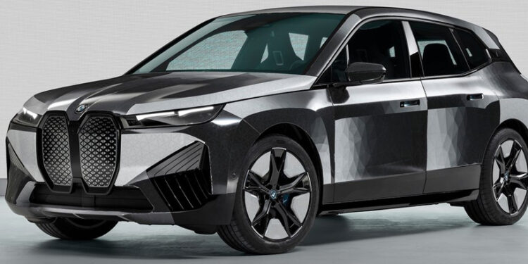 BMW iX Flow Concept: Auto či chameleón?