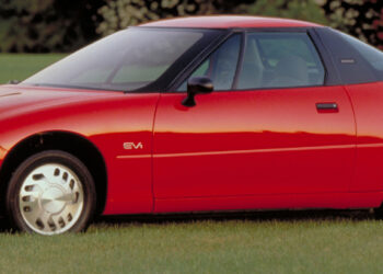 „Neexistujúci“ elektromobil, ktorý predbehol značku Tesla – GM EV1