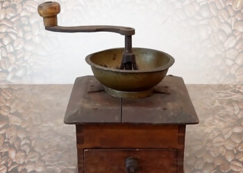 Renovácia starého mlynčeka na kávu