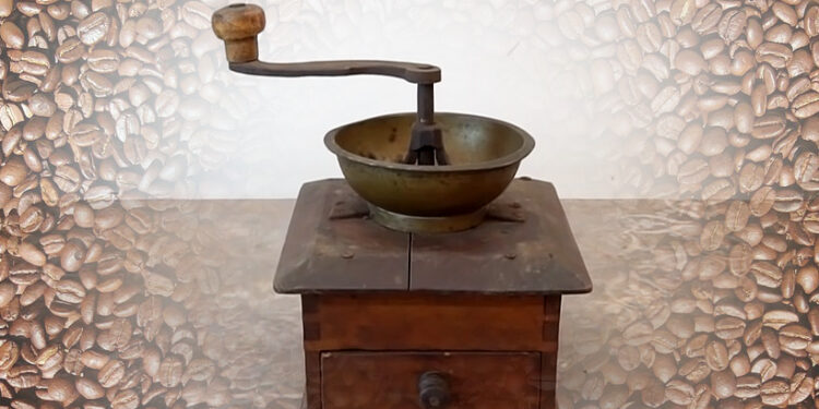 Renovácia starého mlynčeka na kávu