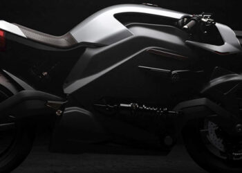 Arc Vector: Elektrická strela pridáva na plyne