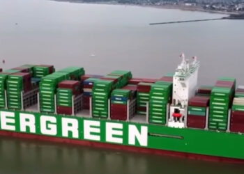 Najväčšia loď svojho druhu: Koľko toho uvezie?