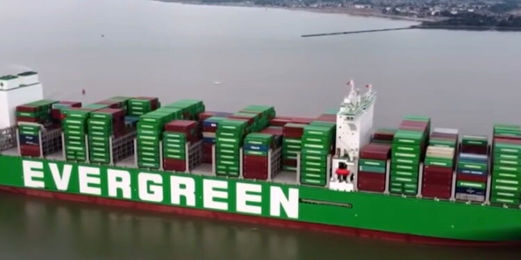 Najväčšia loď svojho druhu: Koľko toho uvezie?