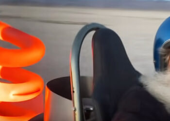 Starý „Rakeťák“ je závislý od pekelnej rýchlosti