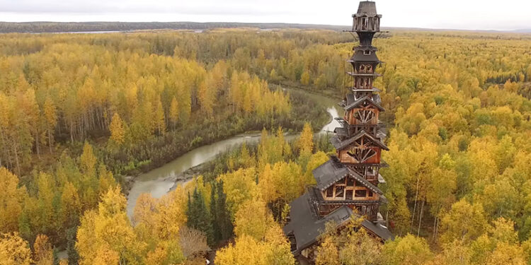 Veža od husieho potoka: Bizarný zrub ako z fantázie