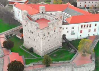 Hrady a zámky Európy: Blatnopotocký hrad