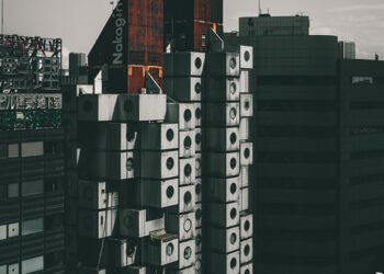 Kapsulová veža zaujme nezvyčajnou architektúrou domácich aj turistov