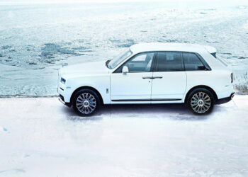 Zimná rozprávka s Rolls Royce Cullinan Frozen Lakes