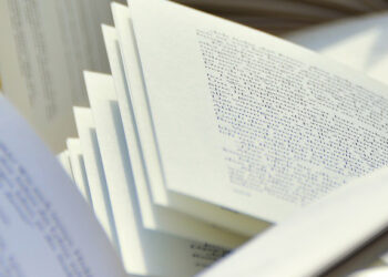 Na dobrú knihu ani partnerka nemôže žiarliť. Či?