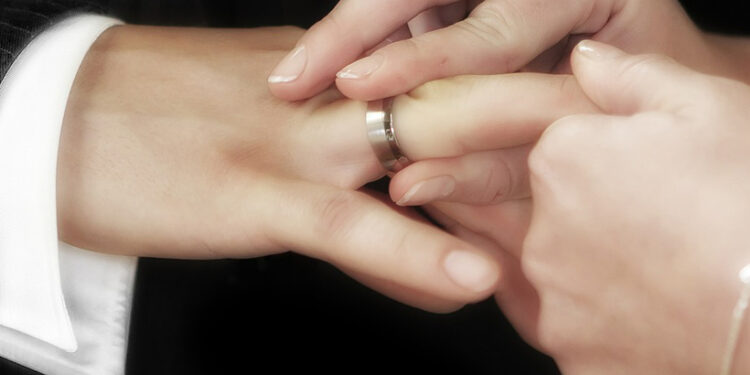 Vedeli ste, že … kto drží rekord v počte manželiek v rámci monogamného vzťahu?