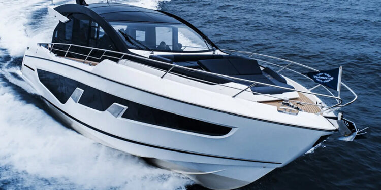 Športový krížnik s nádychom luxusu: Predator 65