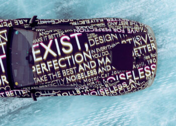 Z dielne Rolls-Royce: Plne elektrický model Spectre