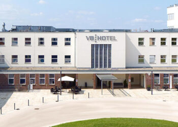 Sladké sny v automobiloch: V8 HOTEL