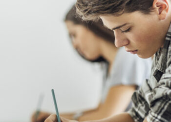 Ako vášmu dieťaťu vylepšiť štúdium na strednej škole?