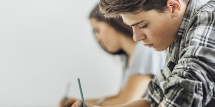 Ako vášmu dieťaťu vylepšiť štúdium na strednej škole?