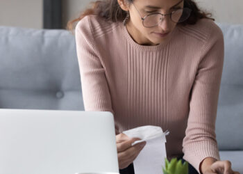 Ako doma ušetriť na energiách? Jedna rada ku kúreniu a dve k elektrickej energii