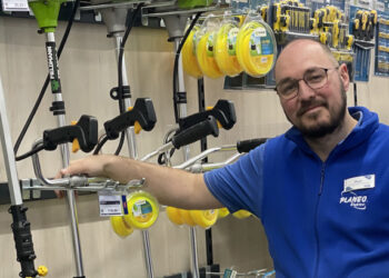 Odborník na záhradnú techniku: Na týchto 8 vecí záhradkári pravidelne zabúdajú