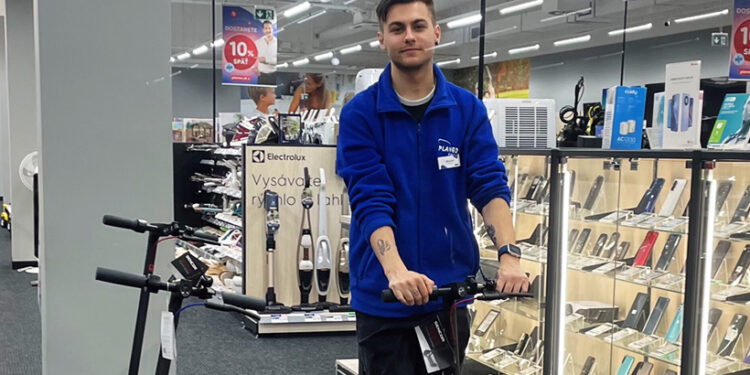 Vyhrajte elektrokolobežku SENCOR! S Romanovým tipom svoju šancu na výhru zvýšite