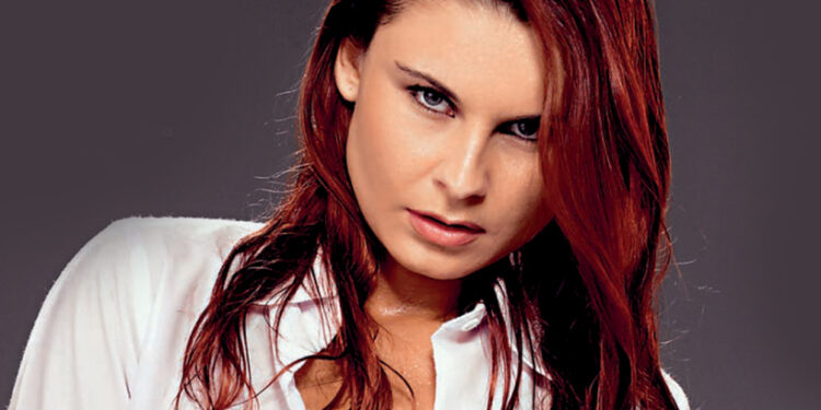 madeinretro BREJK (2004): Anka – Hadia žena