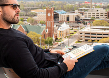 Stačí si len jemne nasliniť prst … a otočiť na druhú stranu