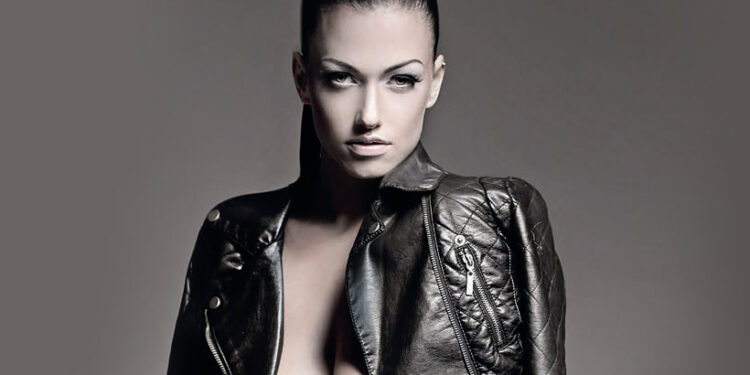 madeinretro BREJK (2013): Monika – potenciálna sexi letuška