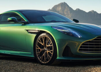 Prvý super tourer na svete:  Aston Martin DB 12