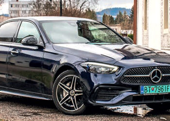 TEST Mercedes-Benz C 400E: Symbióza dvoch svetov