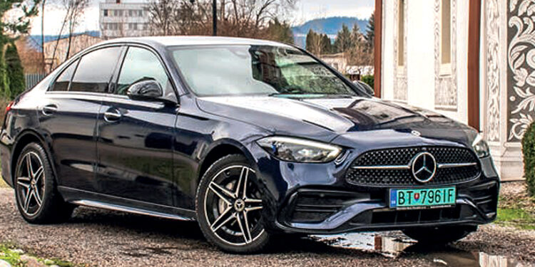 TEST Mercedes-Benz C 400E: Symbióza dvoch svetov