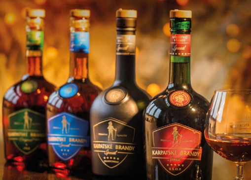 Odkiaľ sa berie farba a chuť brandy?