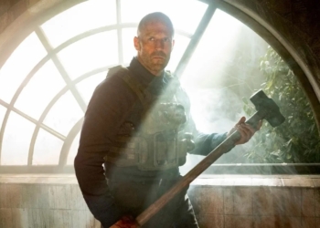 O mesiac pôjde v kinách Jason Statham po krku zločincom vo filme Working Man