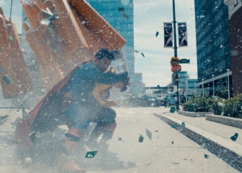 Päťminútová ukážka filmu Superman je vonku – vidíme v nej superpsa, roboty i množstvo známych postáv