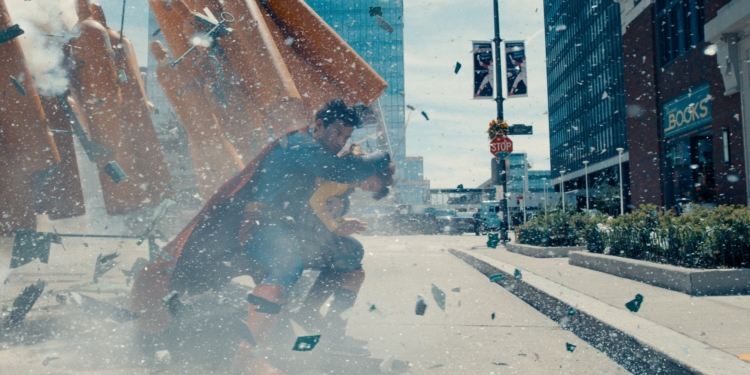 Päťminútová ukážka filmu Superman je vonku – vidíme v nej superpsa, roboty i množstvo známych postáv