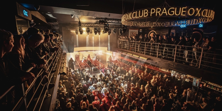 Skupina Lucie pokrstila vinylový singel a predstavila live verziu megahitu Panic!