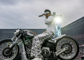 BEN CRISTOVAO SI PODMANIL EDEN! VYPREDAL PRAŽSKÝ FUTBALOVÝ ŠTADIÓN PRE 30 000 ĽUDÍ A OZNÁMIL NOVÝ ALBUM