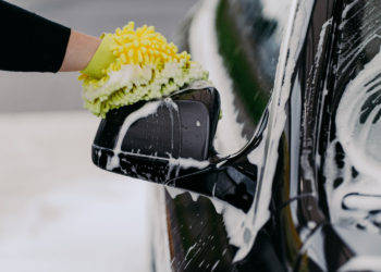 Ako ľahko a pritom dôkladne umyť auto aj v domácich podmienkach?